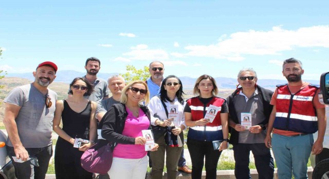 Elazığda jandarma ekipleri vatandaşları uyuşturucuya karşı bilgilendirdi