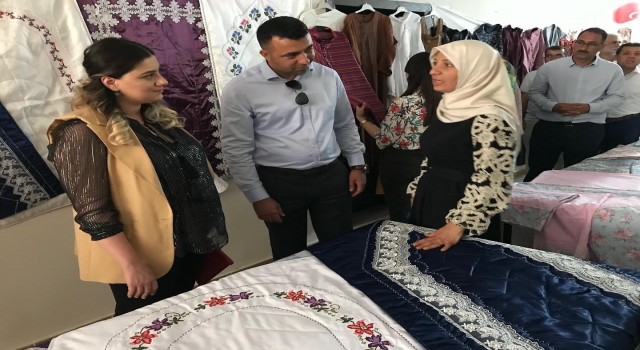 Elazığda kadınların ürünleri sergilendi