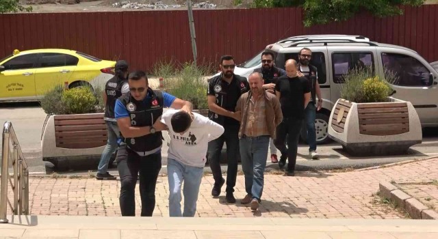 Elazığda uyuşturucu maddeyle yakalanan 3 zanlı tutuklandı