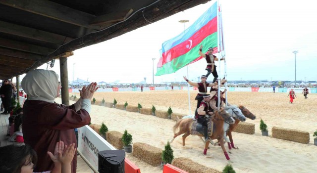Emine Erdoğan, 5. Etnospor Kültür Festivalindeki etkinlik alanlarını ziyaret etti