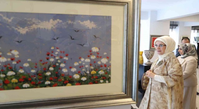 Emine Erdoğan, tarihi Ankara Kalesinde açılan Ekolojik Sanat sergisini ziyaret etti