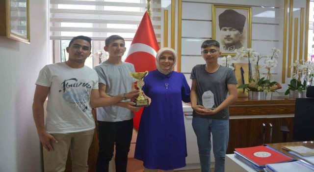 Emre 44 robot ile gelen ödül