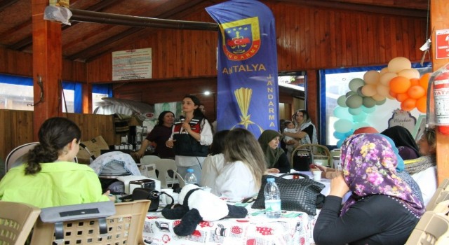 “En iyi Narkotik Polisi: Anne” projesiyle anne ve anne adayları bilgilendirildi