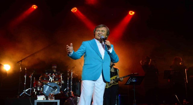Erol Evginin yaz turnesinin ilk durağı Bursa oldu