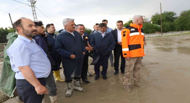 Erzincanda sağanak sele dönüştü