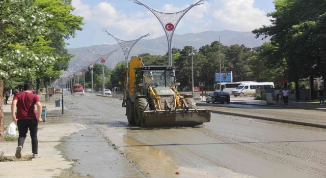 Erzincanda sel felaketinin yaraları sarılıyor
