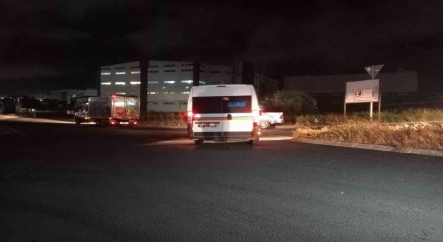 Esenyurtta korku dolu anlar: Kimyasal madde dolu tank devrildi