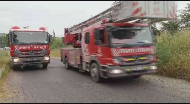 Esenyutta demir fabrikasında yangın paniği