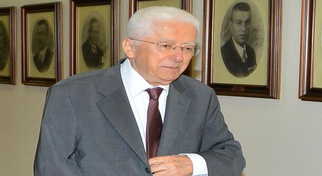 Eski Bakan Tarhan Erdem hayatını kaybetti