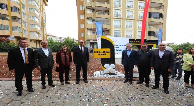 Eski bakanın ismi Gaziantepteki işlek bir caddeye verildi