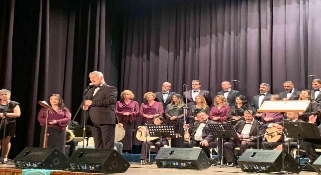 Eskişehirde Türk Sanat Müziği Korosu sezon sonu konseri