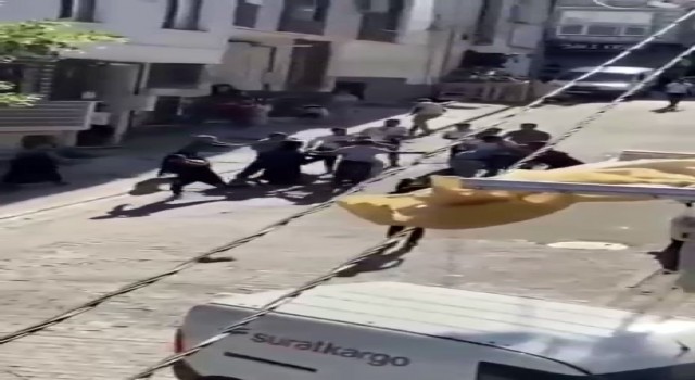 Ev sahibi ile kiracının kavgasında ortalık savaş alanına döndü