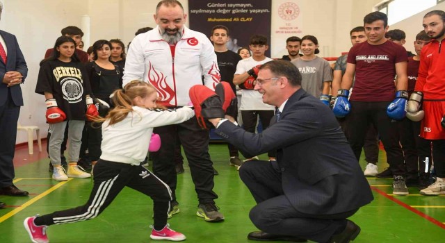 Fair play ödüllü Vali Balcı, ‘Spor Van projesini hayata geçiriyor