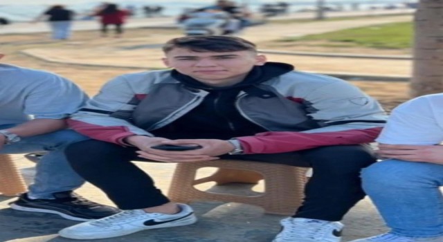 Fatihte motosikletiyle kayalıklara uçan genç hayatını kaybetti