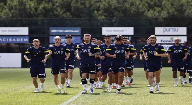 Fenerbahçede yeni sezon hazırlıkları sürüyor