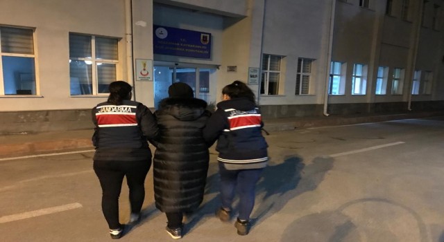 FETÖden aranan kadın yakalandı