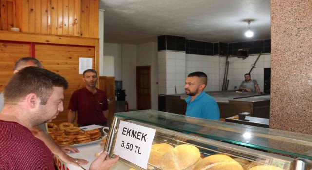 Fırıncılar 4 TL olmasını istiyor, 3 buçuk TLye ekmek satan fırınlara ceza yağdı