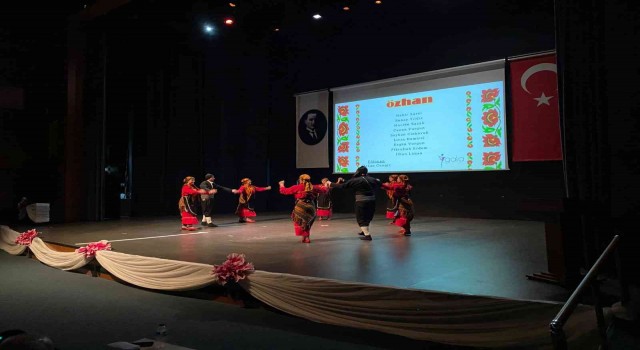 Folklor ekibinden muhteşem performans