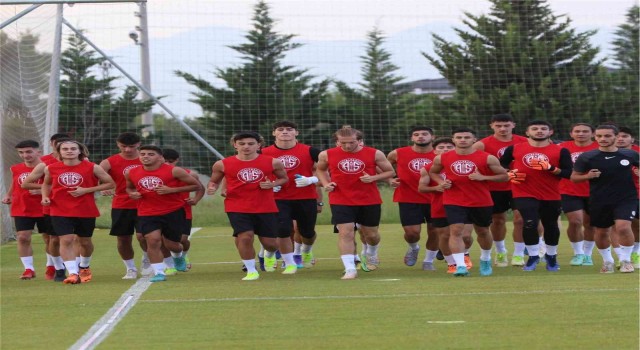 FT Antalyaspor 4 Temmuzda Burdurda top başı yapıyor