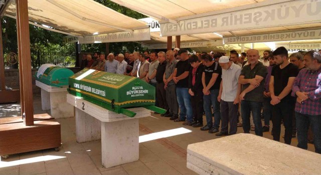 Galata Kulesi Meydanında kendini yakan genç toprağa verildi