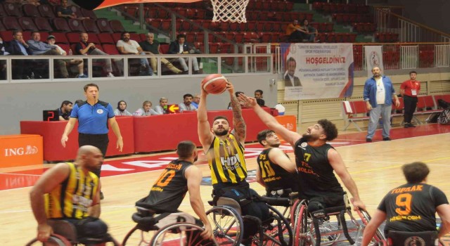 Galatasarayı yenen Fenerbahçe adını finale yazdırdı
