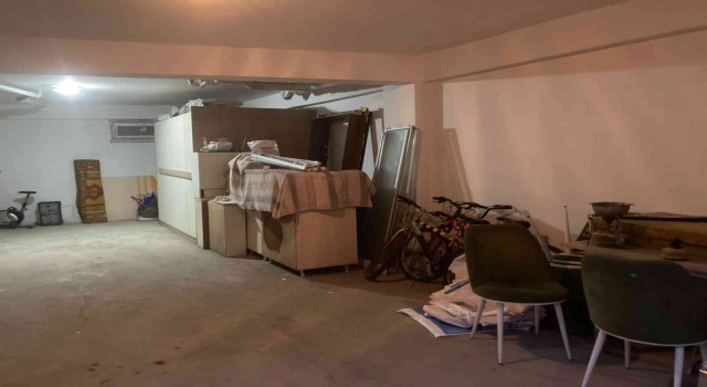 Garajdaki 30 bin liralık malzemeyle birlikte 2 kavanoz reçel de çalındı