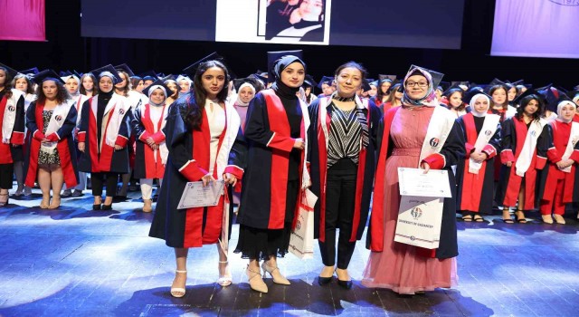 GAÜN Sağlık Bilimleri Fakültesinde mezuniyet coşkusu