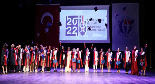 GAÜN Turizm Fakültesi mezunları yeni yaşamlarına uğurlandı