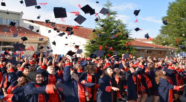 Gazi Meslekte coşkulu 65nci yıl mezuniyet töreni