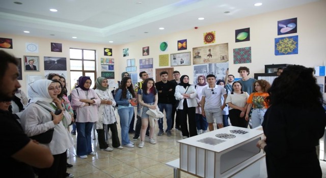 Gazi Üniversitesi öğrencileri Matematik Müzesine hayran kaldı