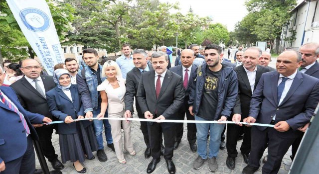Gazi Üniversitesi, yenilenen Kitap Bankosunu törenle hizmete açtı