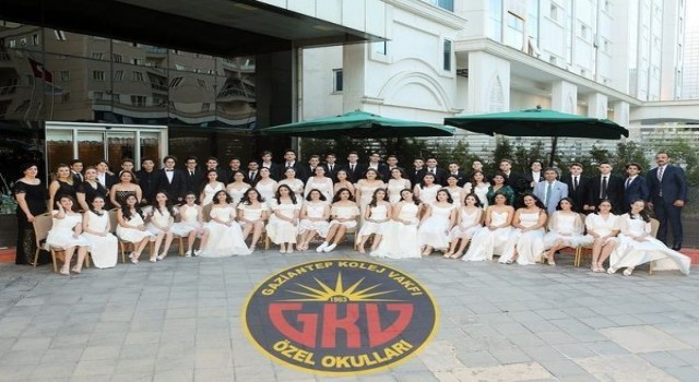 Gaziantep Kolej Vakfından mezunlarına muhteşem balo