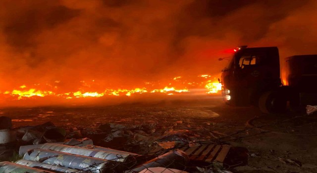 Gaziantepte boş arazide çıkan yangın korkuttu