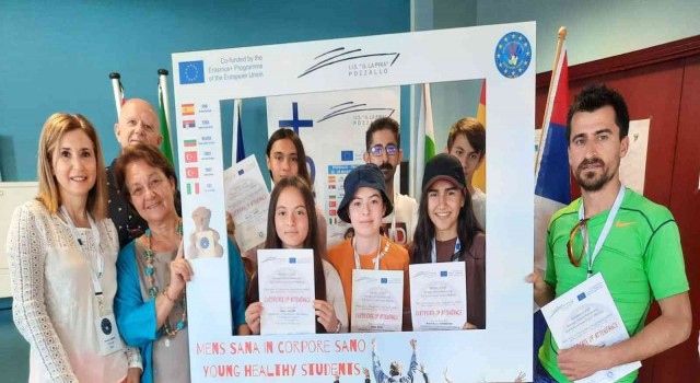 Gediz Atatürk Ortaoklu Erasmus ekibi İtalyadan döndü