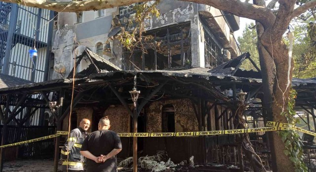 Gediz Öğretmenevinde yangın, 5 kişi dumandan etkilendi