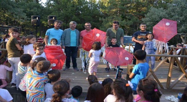 Gedizde babalar günü ve karne şenliği etkinliği düzenlendi