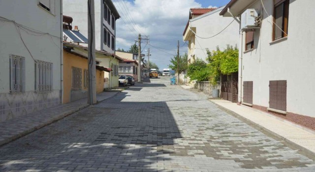 Gedizde yol çalışmaları