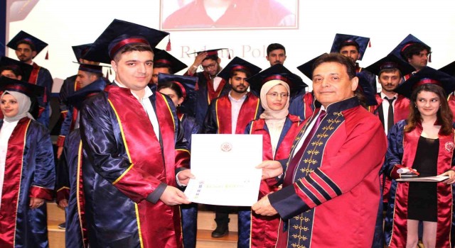 Geleceğin mühendisleri mezun oldu