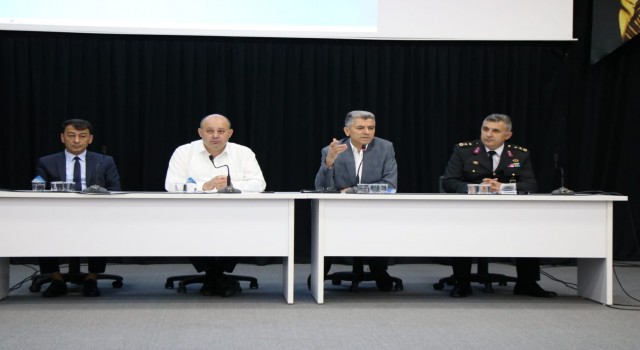 Gönende muhtarlar toplantısı yapıldı