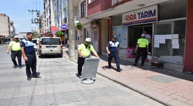 Gönende sokak ve caddelere tabela koyanlar uyarıldı