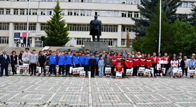 Gümüşhanede şampiyon öğrenciler ödüllendirildi