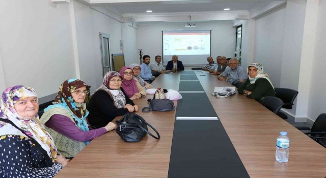 Hacı adaylarına hac öncesi seminer verildi