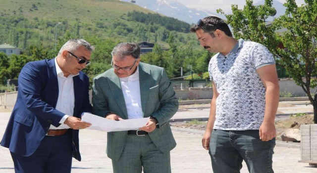 Hacılarda 13 bin metrekare kilitli parke çalışması başladı
