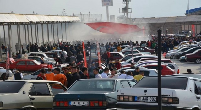 Hafta sonu Emirdağda modifiyeli araç rüzgarı esecek