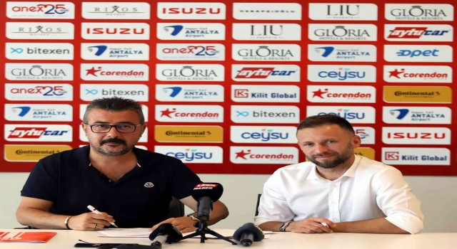 Hakan Özmert 1 yıl daha Antalyasporda