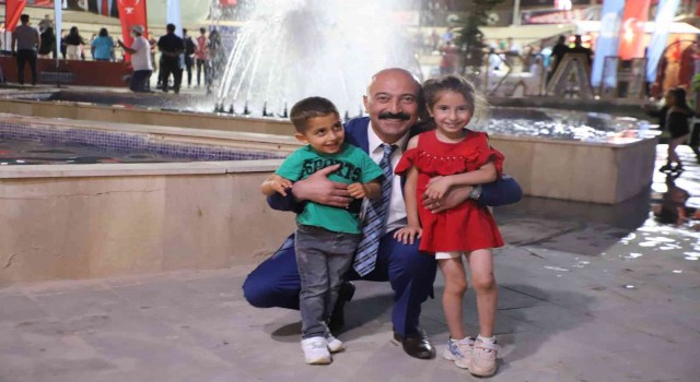 Hakkari Emniyet Müdürü Pınarın çocuk sevgisi