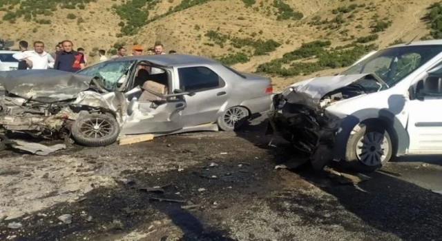 Hakkaride trafik kazası: 7 yaralı