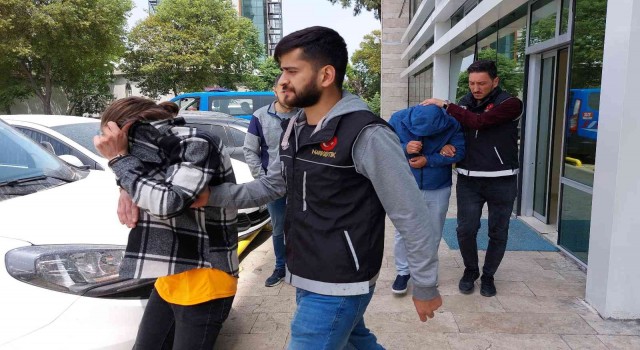 Hataydan Samsuna kargo ile uyuşturucu ticaretine 2 tutuklama