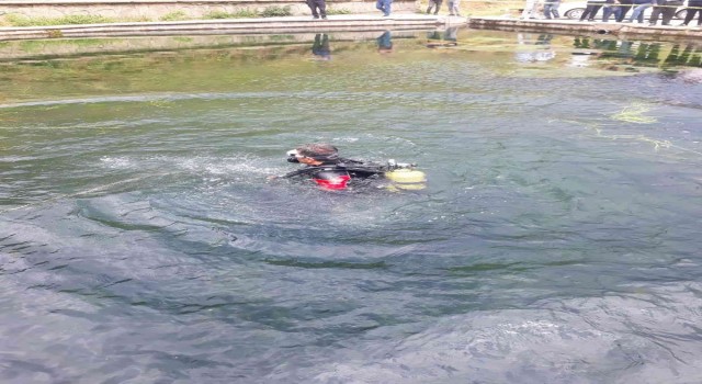 Havuza giren genç boğuldu