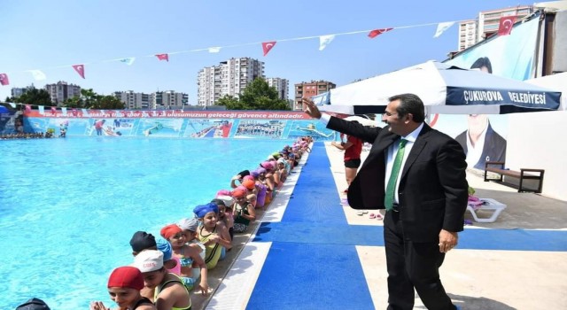 Havuzlar çocuklarla şenlendi
